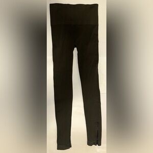 Spanx Seamless Side Ankle Zip Leggings Dark Army‎ Green Women's Size Medium